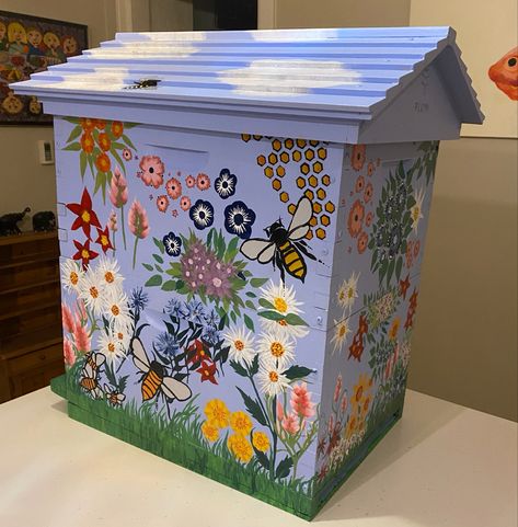 Flow Hive Paint, Painted Beehives Ideas, Beehives Painted, Flow Hive Painting Ideas, Painted Bee Hives Ideas, Painted Bee Boxes, Bee Box Painting Ideas, Bee Hive Painting Ideas, Beehive Painting Ideas