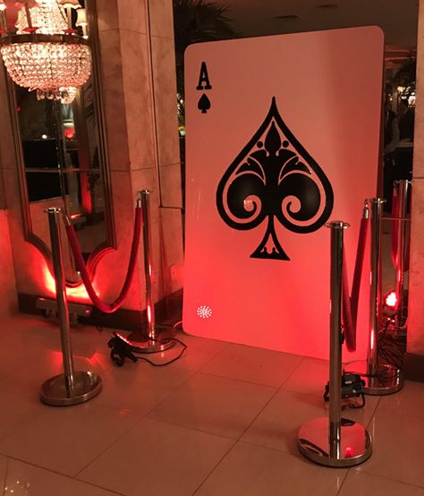 Royal Casino Theme, Wedding Casino Theme, Vintage Vegas Party Decorations, Fancy Casino Theme Party, Las Vegas Prom Theme Decoration, Casino Theme Party Aesthetic, Hollywood Casino Theme Party, Monte Carlo Party Decorations, Sweet 16 Casino Theme