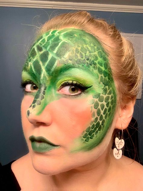 Dinosaur Costume Makeup, Women Dinosaur Costume, Dinosaur Costume Woman, Womens Dinosaur Costume, Green Dragon Makeup, Crocodile Makeup Halloween, Dragon Costume Women Makeup, Dragon Makeup Tutorial, Sea Turtle Makeup