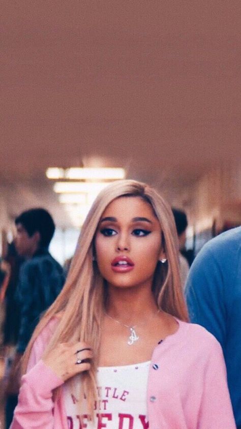 Cuz you gave me chills, every time we chill Adriana Grande, Ariana Grande Outfits, Ariana Grande Cute, Ariana Grande Style, Ariana Grande Wallpaper, Ariana Grande Photoshoot, Ariana Grande Photos, Estilo Hippie, Ariana Grande Pictures