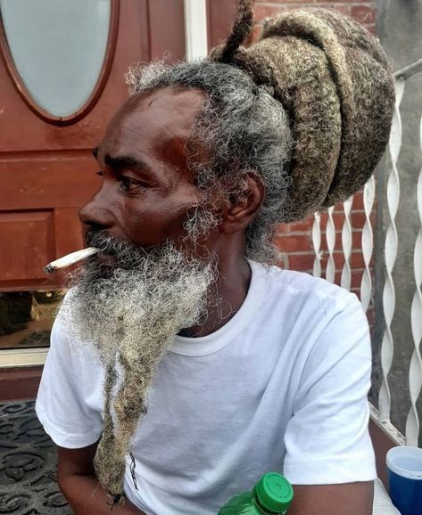 Black Hair Locs, Hair Like Wool, Jah Rastafari, Long Dreads, Reggae Artists, Dreadlock Hairstyles For Men, Caribbean Culture, Black Photography, Dreadlock Hairstyles