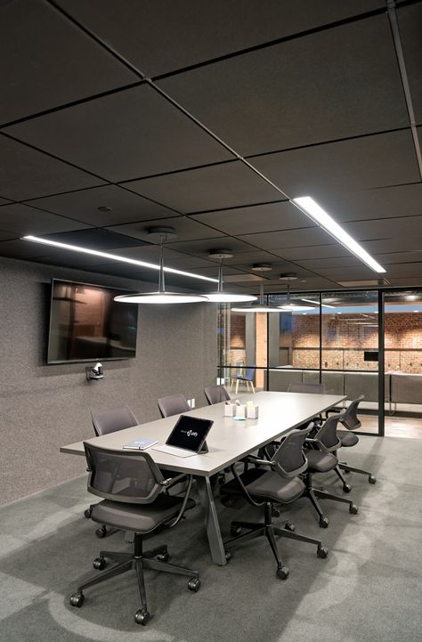 Unity San Francisco Meeting Room Design Office, Cool Dorm, Baffle Ceiling, Company Headquarters, Meeting Room Design, Office Party Decorations, Ceiling Grid, Modern Office Space, Pattern Leaf