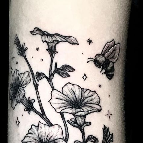 𝘊𝘺𝘱𝘳𝘦𝘴𝘴 (𝘑𝘦𝘴𝘴) 🌙🌿🕯 on Instagram: "Petunias! 🌼🐝✨ • • • #petunias #petuniatattoo #flowers #flowertattoo #beetattoo #blackandgraytattoo #stippletattoo #finelinetattoo #fytsupplies #hardliferotaries #allegoryink #tattoos #tattooer #tattooartist #instagram #art #fyp #ink #tattoo" Petunia Flower Tattoo, Black Velvet Petunia, Flower Thigh Tattoo, Petunia Tattoo, Petunia Flower, Bee Tattoo, Flower Tattoo Designs, Fine Line Tattoos, Stippling