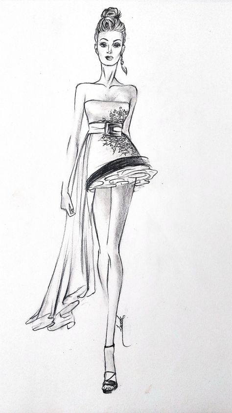 #fashion #illustration Walking Model Sketch, Catwalk Drawing, Gcse Fashion, Drawing Fashion Illustration, Model Walk, Walking Poses, Fashion Design Books, Fashion Figure Drawing, Model Sketch