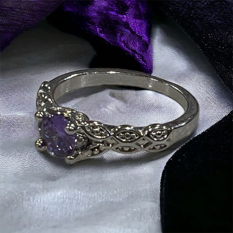 Boutique Filigree Design Surrounding White Cubic Zirconium Stones. Small Exquisite Purple Cubic Zirconium Set In The Middle Of This Genuine Ring. Size: 7 Metal: Titanium Alloy This Item Is New Purple Wedding Rings, Purple Gemstone Jewelry, Amethyst Ring Vintage, Silver Jewlery, Turquoise Statement Ring, Fairy Ring, Mazzy Star, Rutilated Quartz Ring, Purple Rings