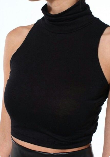 Halter Turtleneck Top Outfit, Sleeveless Turtleneck Aesthetic, Turtle Neck Tank Top Outfit, Black Sleeveless Top Outfit, Sleeveless Crop Top Outfit, Blake Core, Turtleneck Aesthetic, Sleeveless Turtleneck Outfit, Black Turtleneck Sleeveless