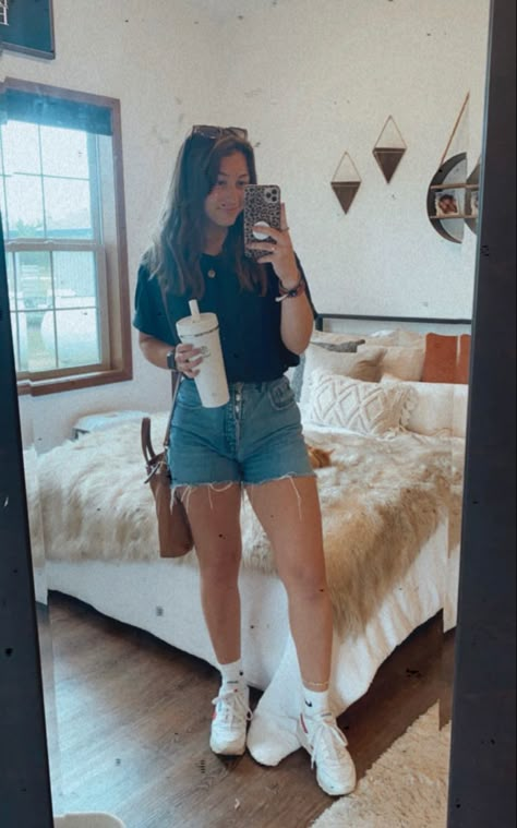 78 Degree Weather Outfit Summer, College Looks Summer, Washington Dc Aesthetic Outfit Summer, Cute Outfit Inspo Spring, College Orientation Outfit Summer, Warm Weather College Outfits, Basic College Outfits Summer, Outfits For Washington Dc Spring, Freshman Orientation Outfit