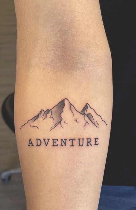 The 90 Most Popular Symbols For Travel Tattoos | Unique & Cute Travel Tattoo Ideas Small Nature Tattoo, Moutain Tattoos, Mountain Tattoo Simple, Adventure Tattoo, Mountain Tattoo Design, Simple Tattoos For Guys, Pola Tato, Cool Wrist Tattoos, Small Forearm Tattoos