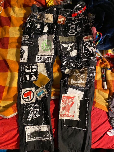 Crust pants in the making Pins On Pants, Diy Crust Pants, Patch Jeans Punk, Crust Pants Patches, Crust Pants Ideas, Crust Pants Punk, Patch Pants Ideas, Punk Pants Diy, Crust Pants Patch Ideas