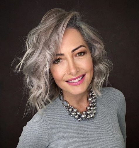 Best Hair Color for Gray Hair Natural White Hair, Dark Grey Hair, Grey Hair Care, Grey Hair Dye, Hair 101, Best Hair Color, Grey Hair Inspiration, Dyed Blonde Hair, Natural Gray Hair