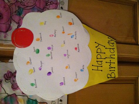 Such a cute birthday idea for school! The students all put a thumb print in different colors to represent the sprinkles! Their names are below their thumb prints! Too cute! Thumb Print Birthday Cards, Teacher Birthday Card, Birthday Cards To Print, Class Birthdays, Happy Birthday Printable, Teacher Birthday, Classroom Birthday, Thumb Prints, Class Teacher