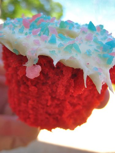 cupcakes filled with...pop rocks!  such a fun idea Rock Cupcakes, Rock Cake, Chocolate Pops, Kid Cupcakes, Filled Cupcakes, Against All Odds, Cupcake Flavors, Mouth Watering Food, Old Age