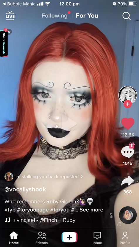 Ruby Gloom Makeup, Ruby Gloom Cosplay, Ruby Gloom Costume, Cute Clown Makeup, Ooga Booga, Ruby Gloom, Halloween Idea, Graphic Makeup, Cute Clown