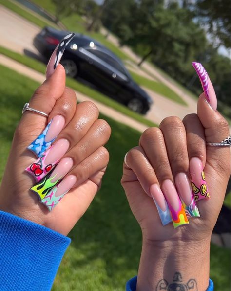 Duck Nails Long, Graphic Nails, 90s Photoshoot, Birthday 16, Punk Nails, Duck Nails, Diy Acrylic Nails, Colored Acrylic Nails, French Tip Acrylic Nails