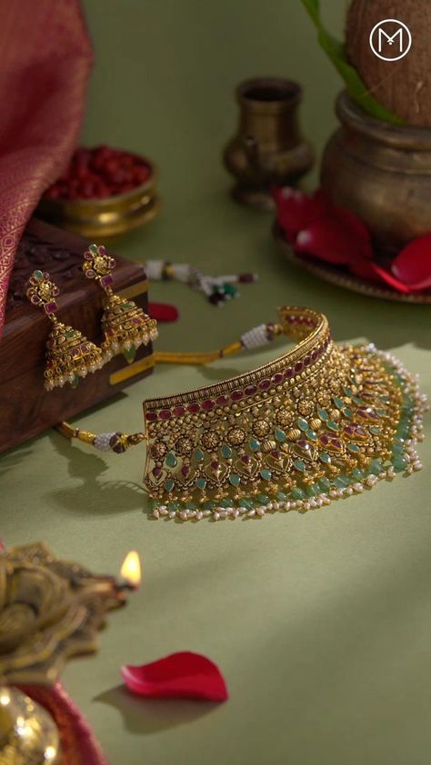 Jewellery Photography Inspiration, Indian Wedding Jewelry Sets, Jewelry Product Shots, Designers Jewelry Collection, Fancy Jewelry Necklace, Indian Bridal Jewelry Sets, Bridal Jewellery Design, Antique Bridal Jewelry, Jewelry Photoshoot