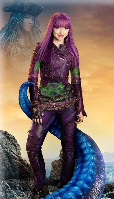 Mel From Descendants, Decendents Costumes, Mal Descendants 2, Disney Descendants Cast, Descendants Mal And Ben, Mama Logo, Mal Bertha, Monster High Halloween Costumes, Dove Cameron Descendants