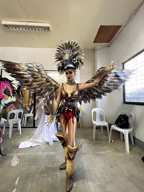 this creation is made of foam and mixing realistic color Falcon Costume, Winged Human, Eagle Costume, Human Drawings, Fashion Course, Philippine Eagle, Davao City, Fashion Courses, Eagle Wings