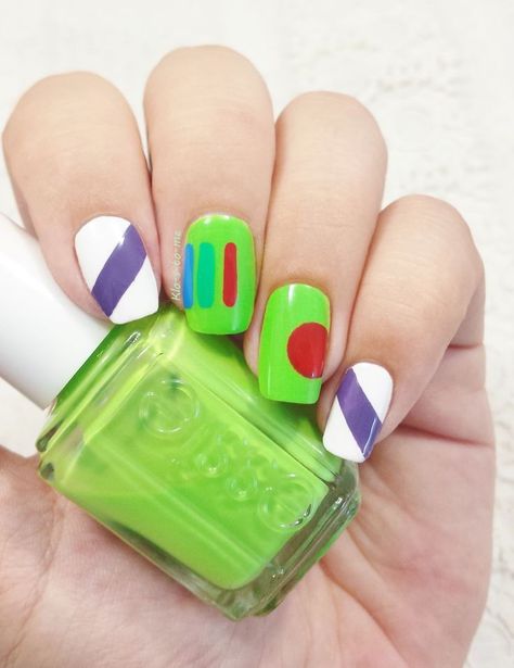 Buzz Light Year Nails, Toy Story Nails, Disneyland Nails, Nails Disney, Disney Nail Designs, Disney Nail, Christmas Manicure, Toy Story Buzz Lightyear, Nail Art Disney