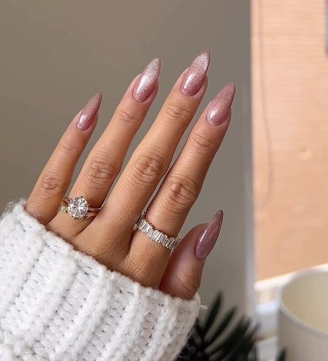 Pink Chrome Nails, Velvet Nails, Spring Nail Designs, Pink Nail Art, Almond Acrylic Nails, Simple Nail Art Designs, Cat Eye Nails, Pink Spring, Spring Nail