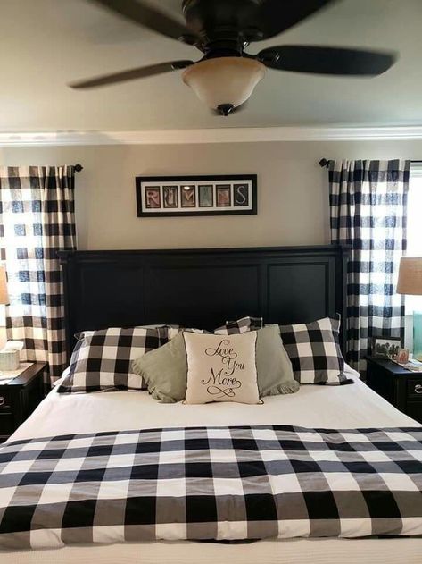 Black Buffalo Plaid Bedroom Master, Black And White Plaid Bedroom Ideas, Black And White Checkered Bedroom, Black And White Buffalo Plaid Bedroom, Black Buffalo Check Bedroom, Black And White Bedroom Ideas Farmhouse, Buffalo Check Bedroom Ideas, Plaid Bedroom Decor, Plaid Bedroom Ideas