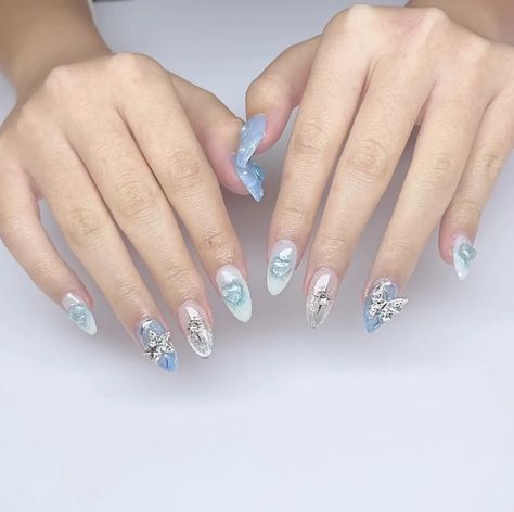 Blue Pearl Nails, Adorable Nails, Blue And White Nails, 18th Bday, Light Blue Nails, Blue Graduation, Graduation Nails, Quinceanera Dresses Blue, Quince Ideas