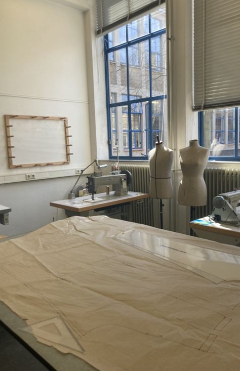 Fashion Designer Aesthetic Wallpaper, Sewing Aesthetics, Fashion School Aesthetic, Fashion Student Aesthetic, Sewing Wallpaper, Fashion Management, Fashion Design Student, Sewing Aesthetic, Interior Design Degree