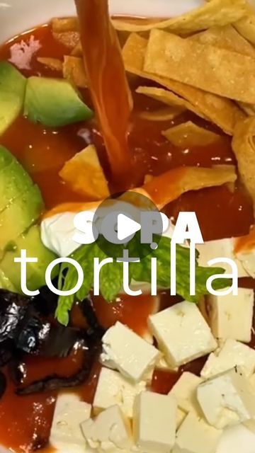 Valeria Sosa on Instagram: "SOPA DE TORTILLA receta 👇🏼  4 CHILES GUAJILLO 2 PASILLA 10 TORTILALS ACEITE VEGETAL ACEITA OLIVA 4 TOMATES 1/2 CEBOLLA ORÉGANO SAL PAPRIKA PAPRIKA AHUMADA 1 CDITA AJO QUESO PANELA AGUACATE 700 -1 LT CALDO POLLO (O VERDURAS) CALDO TOMATE KNORR CALDO POLLO CREMA AL FINAL SOLO PARA SERVIR  #sopadetortilla #sopa #soup #mexicanfood" Sopa Soup, Key Lime Pies, Tacos Al Pastor, Air Fryer Dinner Recipes, Lime Pie, Key Lime Pie, August 12, Key Lime, Fajitas