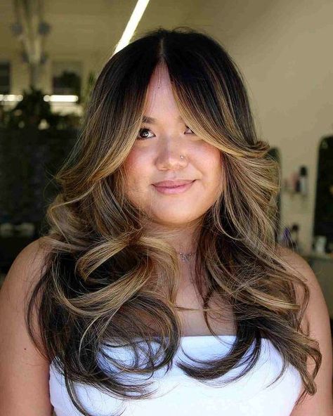 19 Hairstyles For Fat Faces And Double Chins For Cool Shift Mid Length Hair For Round Face Plus Size, Partial Highlights With Bangs, Long Hairstyles 2023 Trends, Hairstyles For Women With Round Faces, Plus Size Hairstyles Long, Long Hairstyles With Bangs Round Face, Edgy Haircuts For Long Hair Round Faces, Hair Cuts For Long Hair Round Face, Medium Length Haircut For Chubby Face