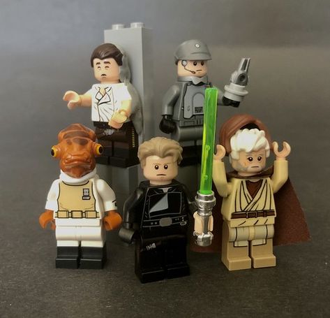 Lego Star Wars Minifigures, Lego Star Wars Mini, Lego Jedi, Beetlejuice Fan Art, Star Wars Minifigures, Admiral Ackbar, Star Wars Lego, Lego Inspiration, Lego Custom Minifigures