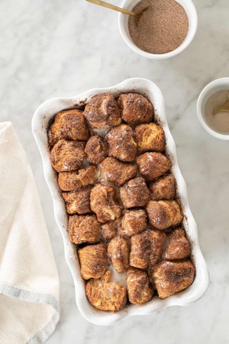 What Is Monkey Bread? - Sugar and Charm Easy Monkey Bread Recipe, Monkey Bread Recipe Easy, Easy Monkey Bread, Monkey Bread Recipe, Best Brunch Recipes, Canned Biscuits, Easy Brunch, Monkey Bread, Pull Apart