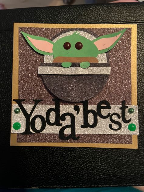 Star Wars Themed Birthday Cards, Starwars Cards Handmade, Star Wars Handmade Cards, Star Wars Birthday Card Ideas, Diy Star Wars Decorations, Star Wars Birthday Cards Diy, Star Wars Cards Handmade, Yoda Card, Daisy Crafts