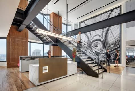 Société Generale Offices – Chicago Office Lobby Ideas, Staircase Office Design, Office Staircase Design, Stair Office Design, Lobby With Stairs, Corporate Staircase Design, Communal Staircase, Stairs Office, Cloud Office