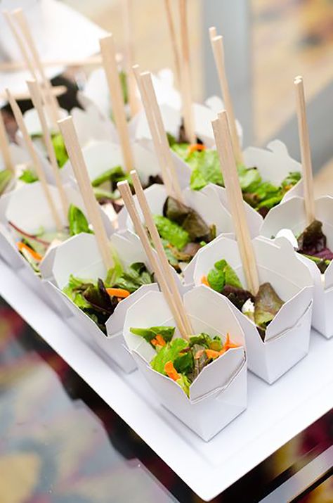 Canapé Ideas, Wedding Canapes, Buffet Party, Chinese Chicken Salad, Food Buffet, Chinese Chicken, Tasting Party, Catering Food, Snacks Für Party