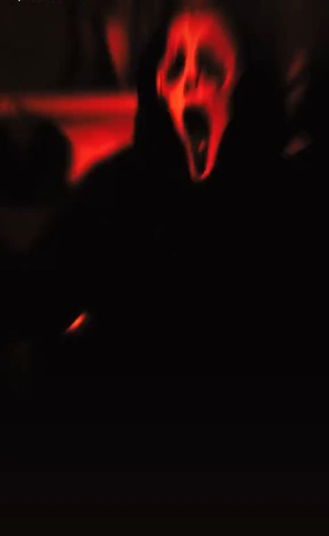 Red And Black Aesthetic Scream, Dark Red Halloween Wallpaper, Black And Red Villain Aesthetic, Red N Black Aesthetic, Red Ghostface Aesthetic, Ghostface Red Aesthetic, Evil Red Aesthetic, Red Things Aesthetic, Cool Astethic