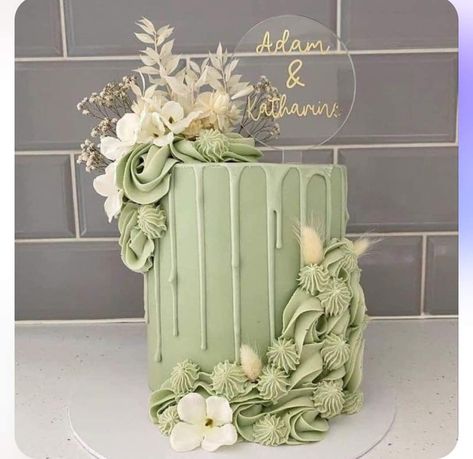 Sage Green Birthday Cakes For Women, Sage Green Cake Design, White Cake With Green Leaves, Boho 18th Birthday Cake, Mint Cake Decoration, Sage Green Drip Cake, Sage Green Cakes Birthday, Botanical Birthday Cake, Elegant Buttercream Cake