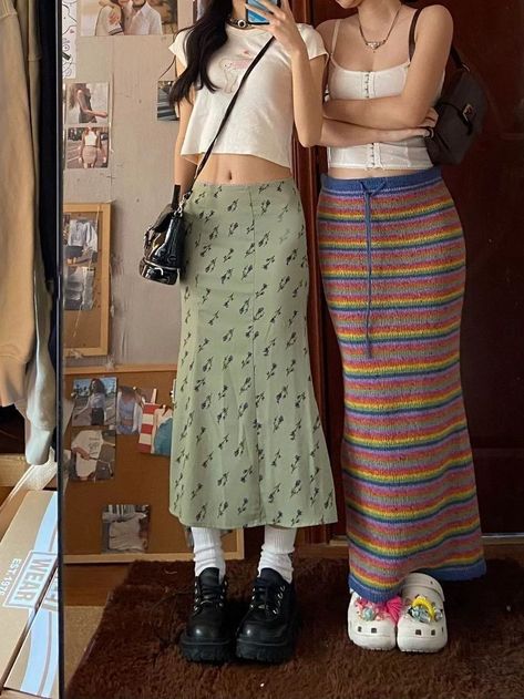 Floral Retro, Looks Black, Easy Trendy Outfits, Looks Chic, 가을 패션, Mode Vintage, Casual Style Outfits, Mode Inspiration, Skirt Outfits