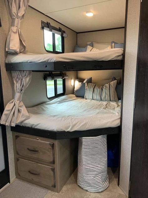 Camper Bunk Bedding Ideas, Camper Trailer Bunk Bed Ideas, Rv Decorating Ideas Bunk Beds, Camper Bunk Bed Decorating Ideas, Camper Bunk Bed Remodel, Adding Bunks To Camper, Camper Bunk Bed Ideas, Rv Bunk Beds Ideas, Toyota Sunrader