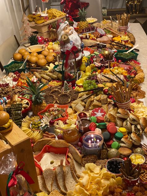 Christmas Feast Table, Fantasy Feast, Fantasy Moodboard, Feast Wedding, 23 Bday, Feast Table, Royalty Dr, Autumn Court, Cozy Food