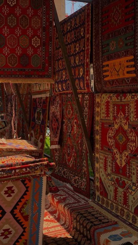 Traditional armenian rug Carpets Aesthetic, Armenia Aesthetic, Armenian Rug, Armenian Aesthetic, Carpet Wallpaper, Arabic Aesthetic, Iranian Carpet, Middle Eastern Art, Armenian Culture