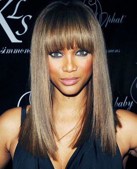 Solid Haircut, Triangular Graduation, Celebrity Bangs, Classic Haircut, African American Wigs, Long Face Hairstyles, Face Shape Hairstyles, Natural Hair Twists, Tyra Banks