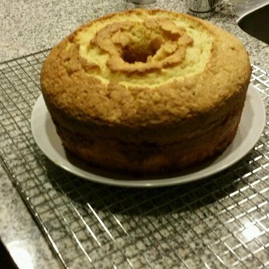 Irish Pound Cake, Easy Pound Cake, Apricot Brandy, Buttermilk Pound Cake, Moist Pound Cake, Rich Cake, Cream Cheese Pound Cake, Dessert Party, Rum Cake