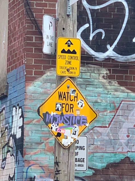 Street Sign Art Ideas, Street Culture Aesthetic, Danger Sign Aesthetic, Street Signs Aesthetic, Street Sign Aesthetic, Brick Wall Aesthetic, Brick Wall Graffiti, Street Sign Art, Aesthetic Graffiti