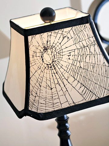 Homemade Halloween Crafts, Queen Of Halloween, Halloween Lamps, Halloween Spider Decorations, Spider Crafts, Paper Lampshade, Diy Lamp Shade, Homemade Halloween, Halloween Crafts For Kids