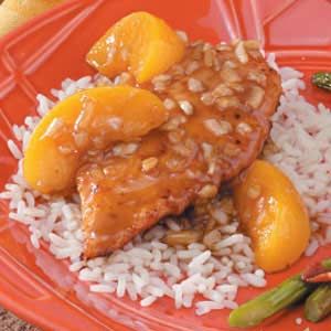 Peachy chicken - such a treat if you are looking for something a little different! Peachy Chicken Recipe, Peach Chicken, Onion Soup Mix, Food Magazine, Poultry Recipes, Taste Of Home, Main Meals, Chicken Recipe, Weeknight Meals