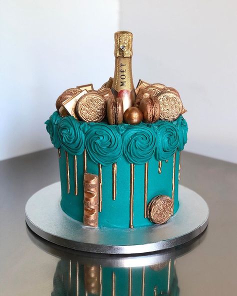 Bakery Quotes Baking Outrageous Cakes, Bakery Quotes, Alcohol Birthday Cake, Wine Bottle Cake, Teal Cake, Champagne Moet, Liquor Cake, Yumeiro Patissiere, Alcohol Cake