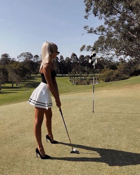 Golf Tournament Outfit, Girls Golf, Golf R, Golf Wang, Women Golfers, Golf Tournament, Golf Outfits Women, Golf Fashion, Golf Accessories