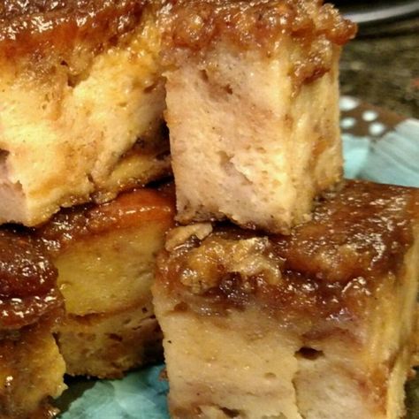 Budin (Puerto Rican Bread Pudding) | "This recipe literally brought tears to my eyes when I tasted it. For years I have been longing to have a "budin de pan" like my grandmother's and this one was by far the BEST!!!" Puerto Rican Bakery, Puerto Rican Party Food Appetizers, Spanish Bread Pudding Recipe, Majarete Recipe Puerto Rico, Purtorican Food Recipe, Puerto Rican Bread, Puerto Rican Bread Pudding, Puerto Rican Cuisine, Puerto Rican Dishes