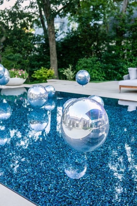 Make your pool party POP with floating pool balloons. Such an easy way to make a statement at your next summer pool party! Glitz And Glam Pool Party, Clear Balloons In Pool, Pool Float Decorations Party Ideas, Balloons For Pool Party, Disco Ball Pool Float, Space Theme Pool Party, Pool Floating Decor, Floating Pool Balloons, Upscale Pool Party