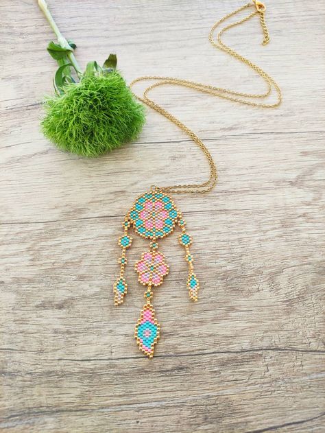 Miyuki Necklace, Beaded Dreamcatcher, Abstract Pendant, Seed Bead Crafts, Dream Catcher Necklace, Bracelet Miyuki, Handmade Jewelry Box, Miyuki Bracelet, Brick Stitch Pattern