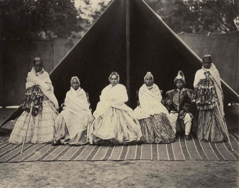 Samuel Bourne - 'Ladies in Kashmir', India, c. 1865, Albumen print First Photograph Ever Taken, British Journal Of Photography, First Photograph, Wonderful Images, Picture Library, Ancient Civilizations, New Media, Islamic Art, The Professional